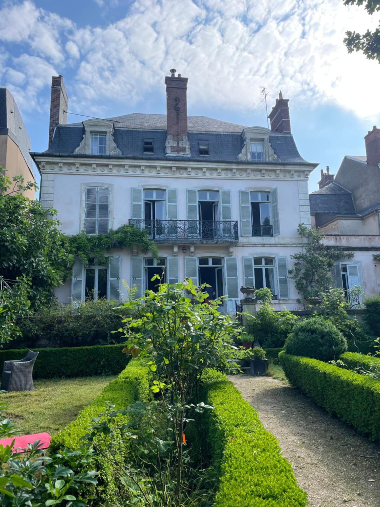 Belle Fontaine Hotell Bourges Exteriör bild