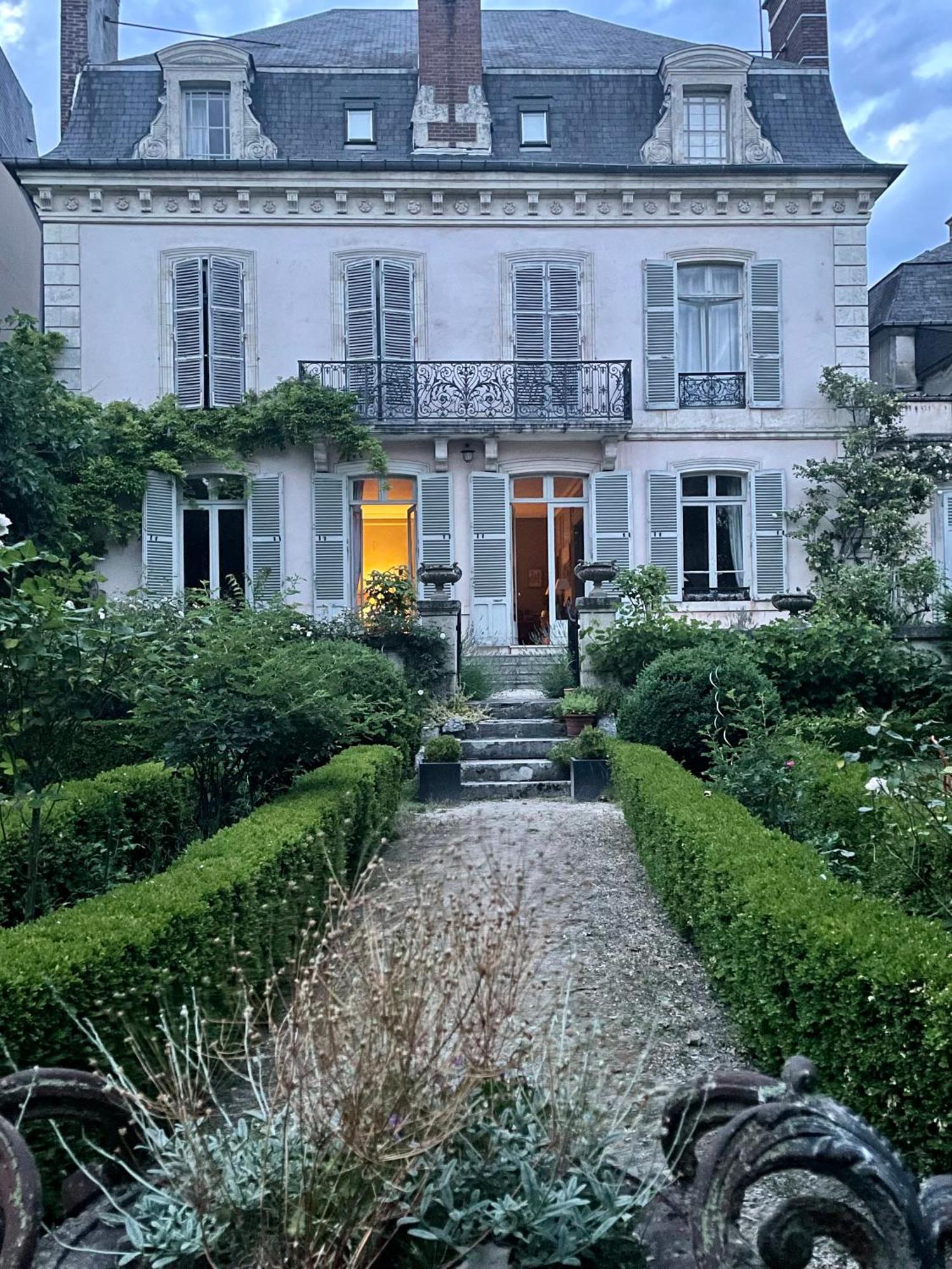 Belle Fontaine Hotell Bourges Exteriör bild