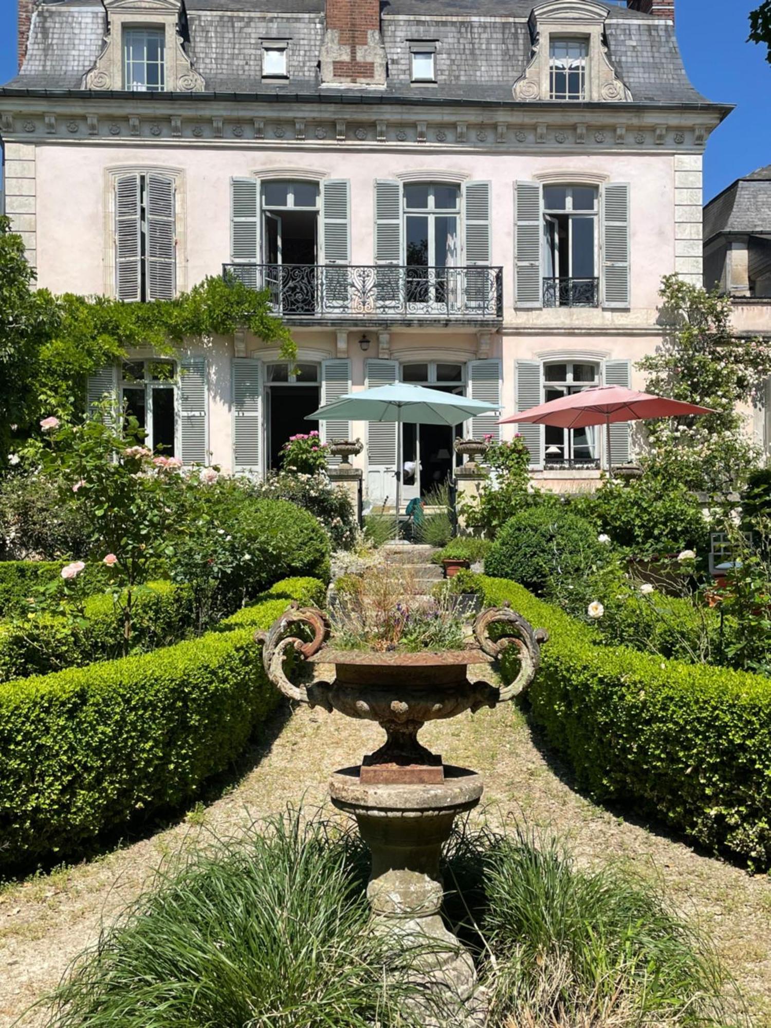 Belle Fontaine Hotell Bourges Exteriör bild